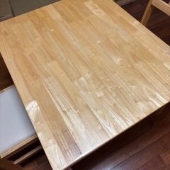 ダイニングテーブルチェアセットの画像