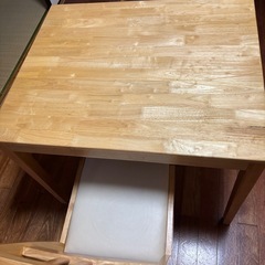 ダイニングテーブルチェアセットの画像