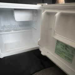 【お譲り先決まりました】小型冷蔵庫（46L）の画像