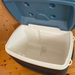 クーラーボックス　iqLOO アウトドア　　の画像