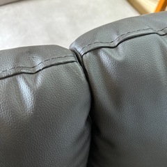 🎉黒レザー調ソファー 2人がけの画像