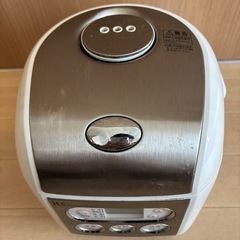 炊飯器の画像