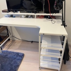 ホワイトデスクの画像