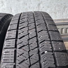 バリ山　　BRIDGESTONE VRX2 175/65R15 スタッドレス　タイヤ　2019年製　15インチの画像