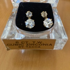 4石　キラキラピアス　CB 6ct アクリルケースの画像