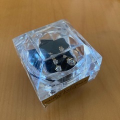 4石　キラキラピアス　CB 6ct アクリルケースの画像