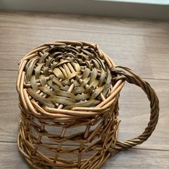 小ぶりな花カゴの画像