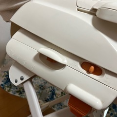 コンビ　ベビーラック　ハイローチェア　手動　替えのカバー付きの画像