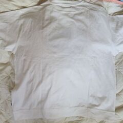ロゴ入りTシャツの画像
