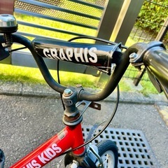 GRAPHIS  16インチ　子供自転車　レッド　補助輪・カゴ・説明書付きの画像