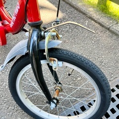 GRAPHIS  16インチ　子供自転車　レッド　補助輪・カゴ・説明書付きの画像