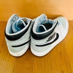 Nike Air Jordan 1 Mid "Ice Blue Nubuckの画像