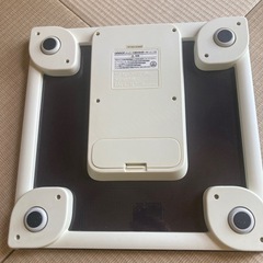 OMRON オムロン体重体組成計の画像