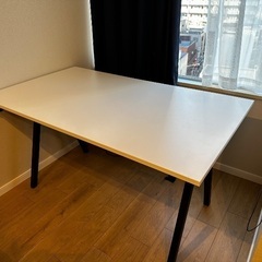 IKEA テーブルの画像