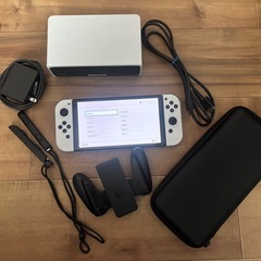 【取引中】任天堂Switch（有機ＥＬモデル）ホワイトの画像