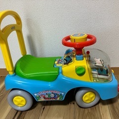 機関車トーマスの手押し車の画像