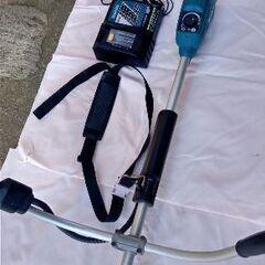 マキタ充電式草刈機　MUR142UD　発送不可の画像