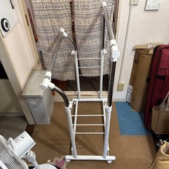 ハンガーラック 2列 伸縮可能の画像