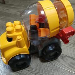 ブロック付きミキサー車の画像