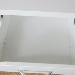 ★★★ IKEA サイドテーブル SELJE 美品 ★★★の画像