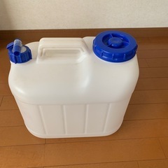 ウォータータンク　ポリタンクの画像