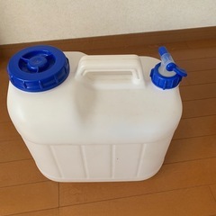 ウォータータンク　ポリタンクの画像