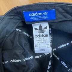 adidasキャップの画像