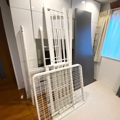 IKEA SVÄRTA スヴェルタ　ロフトベッドフレーム　デスクトップ天板付きの画像