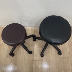 丸椅子２台まとめての画像