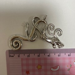 龍のペンダントトップの画像