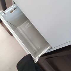リユースのサカイ栃木店★ジモティ割あり★  収納棚 ライトグレー W40×D20×H107 クリーニング済み TC9829の画像