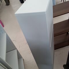 リユースのサカイ栃木店★ジモティ割あり★  収納棚 ライトグレー W40×D20×H107 クリーニング済み TC9829の画像