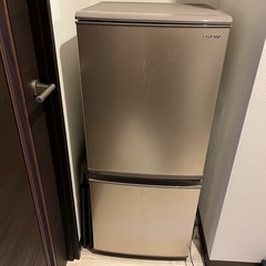 大阪府配送無料！SHARP 2ドア冷蔵庫 2011年 動作品 大阪市 大阪府 ⭐️SHARP⭐️ 冷凍冷蔵庫 2018年 137L 大阪市近郊配送無料