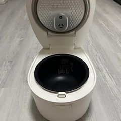 アイリスオーヤマ 炊飯器(3合炊き)の画像