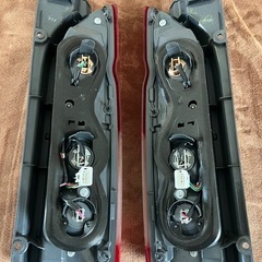 6型ハイエーステールランプ純正の画像