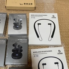 ［お引き渡し決定済］イヤホン32台、小型Bluetoothスピーカー1台、合計33台セットの画像