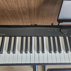 ピアノ　Casio Privia　（イス、ピアノ台付き） の画像