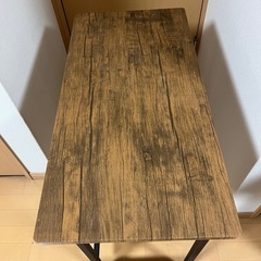 折り畳み机の画像