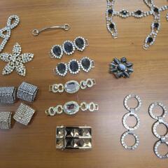 靴、バック金具、アクセサリーやドレスの飾りに。新品未使用、パーツとりに。の画像
