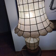 電気スタンド（カピスシェル風）※一部欠けありの画像