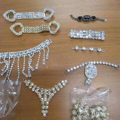 靴、バック金具。新品未使用です。ドレスやアクセサリーに活用できます。まだまだ有ります！の画像