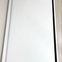 プロジェクタースクリーン　吊り下げ式の画像