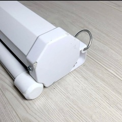 プロジェクタースクリーン　吊り下げ式の画像