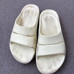 ウーフォス リカバリーサンダル 24cm の画像