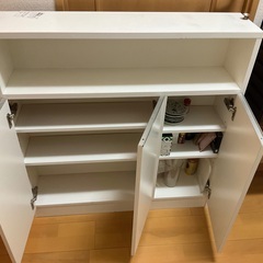 カウンター下収納の画像
