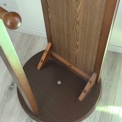 回転式スタンドミラー ハンガーラック付きの画像
