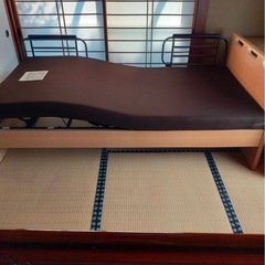 【お譲り先決まりました】介護ベッド　電動リクライニングベッド　の画像