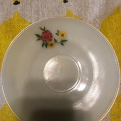 ミルクガラス　ティーカップ&ソーサー　レトロの画像