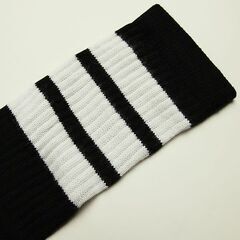 (2742) SkaterSocks (スケーターソックス) ロングソックス 靴下 男女兼用 ソックス チューブソックス Knee high Black tube socks with White stripes style 1 (22インチ) スケボー SK8 SKATEの画像