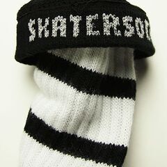 (2742) SkaterSocks (スケーターソックス) ロングソックス 靴下 男女兼用 ソックス チューブソックス Knee high Black tube socks with White stripes style 1 (22インチ) スケボー SK8 SKATEの画像